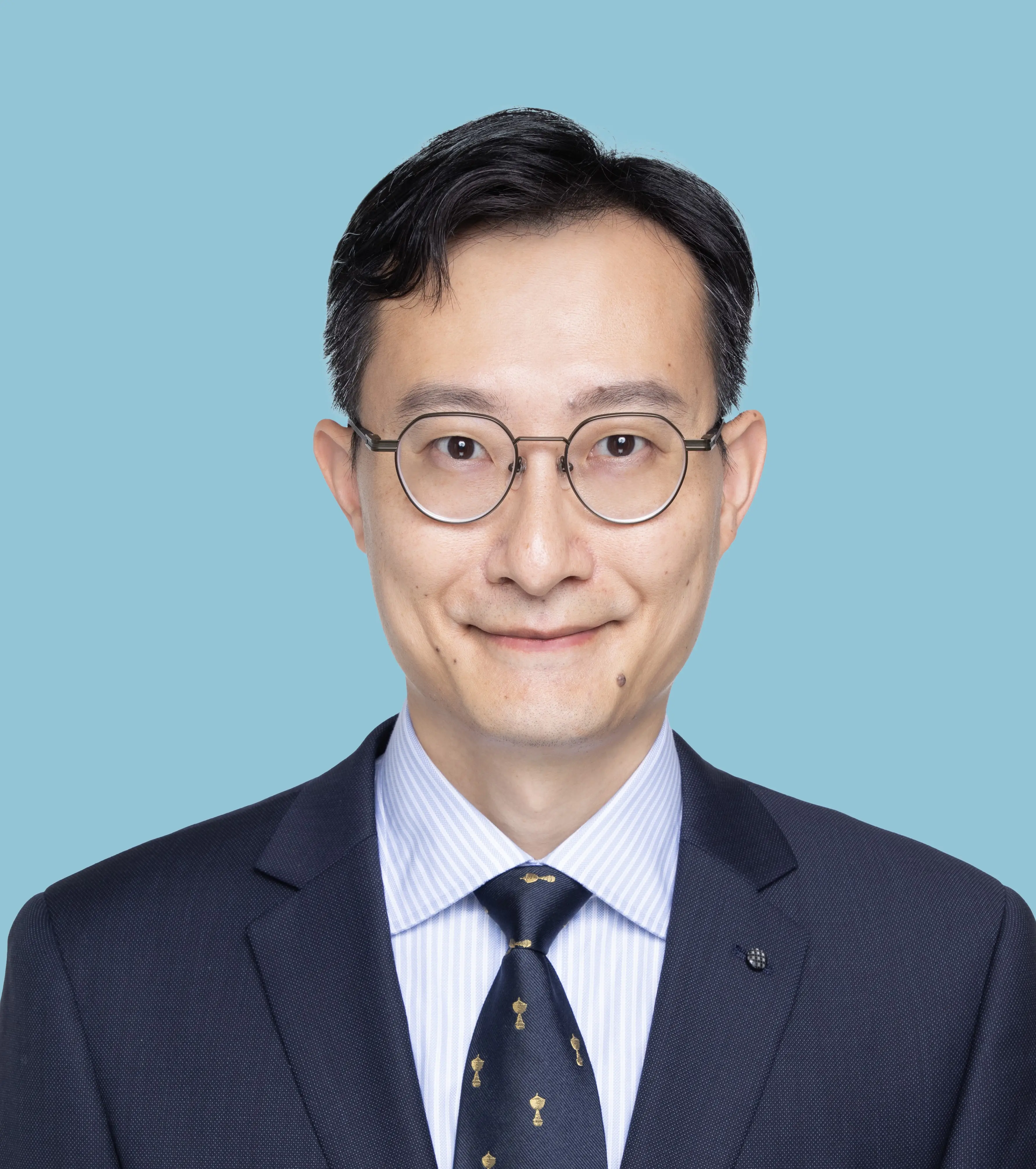 Dr Yip Sin Chuen Paul_20240603 (blue background)